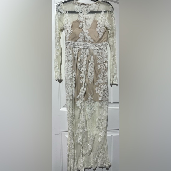Altar’d State Ivory Lace Floral Norrie Maxi Dress Size Medium - Picture 7 of 9